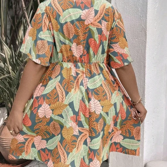 Tropical Print Plunge Dress - Picture 3 of 4